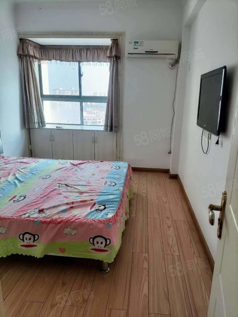 共和名城6室4厅4卫126㎡南80万