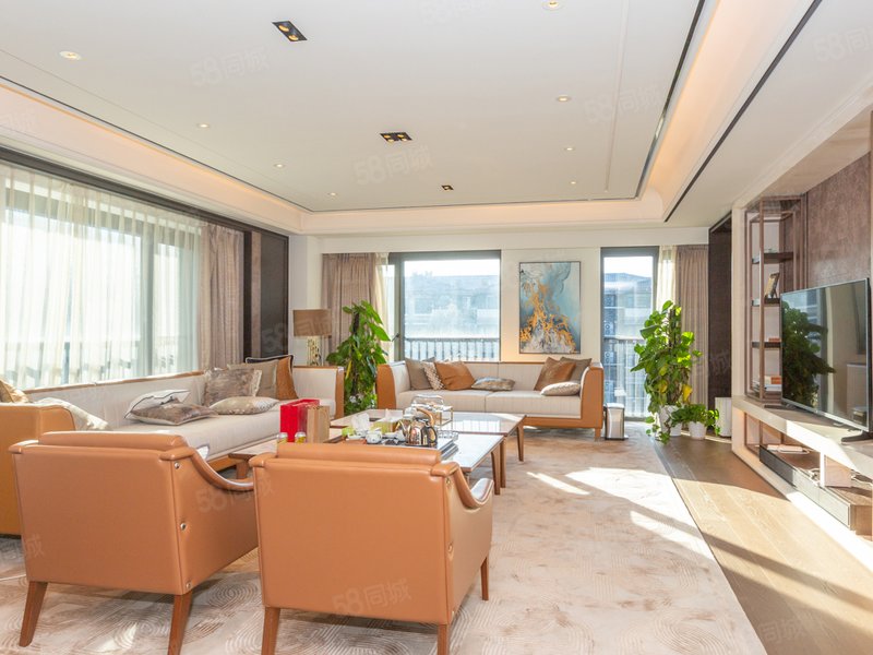 万柳书院 高层大平层 少有东南北三面采光 同看缦合小区