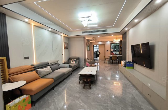 港中旅公元6室2厅3卫230㎡南北196万