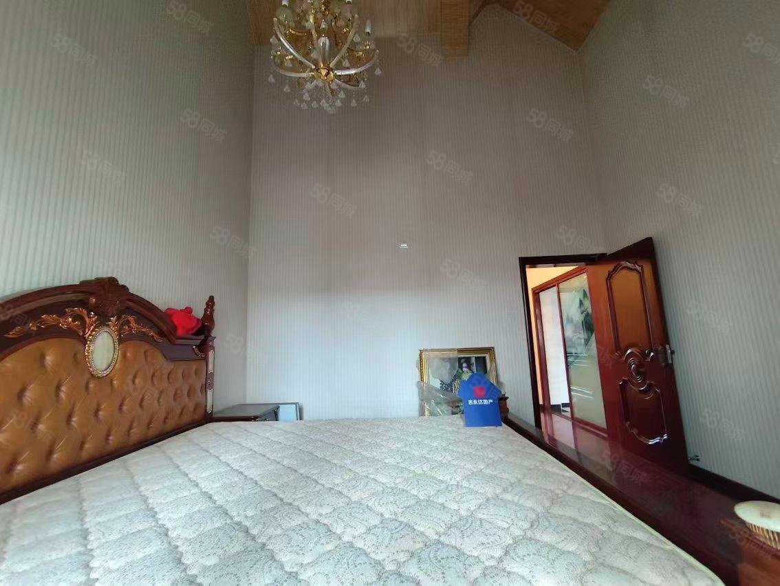 瑞海姆公寓(別墅)6室3廳3衛(wèi)288.93㎡南北750萬