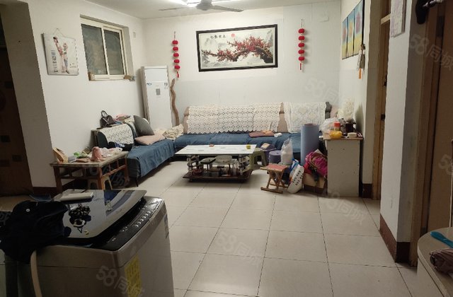 诚信出售 居住密度低 交通便利 刚需小三居 房东急售