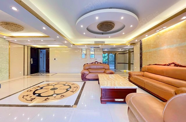 翡翠绿洲湖滨苑4室2厅245.21㎡330万二手房图片