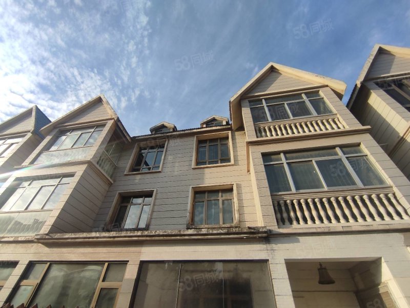 曲江航天御苑5室2厅4卫307.55㎡南北950万