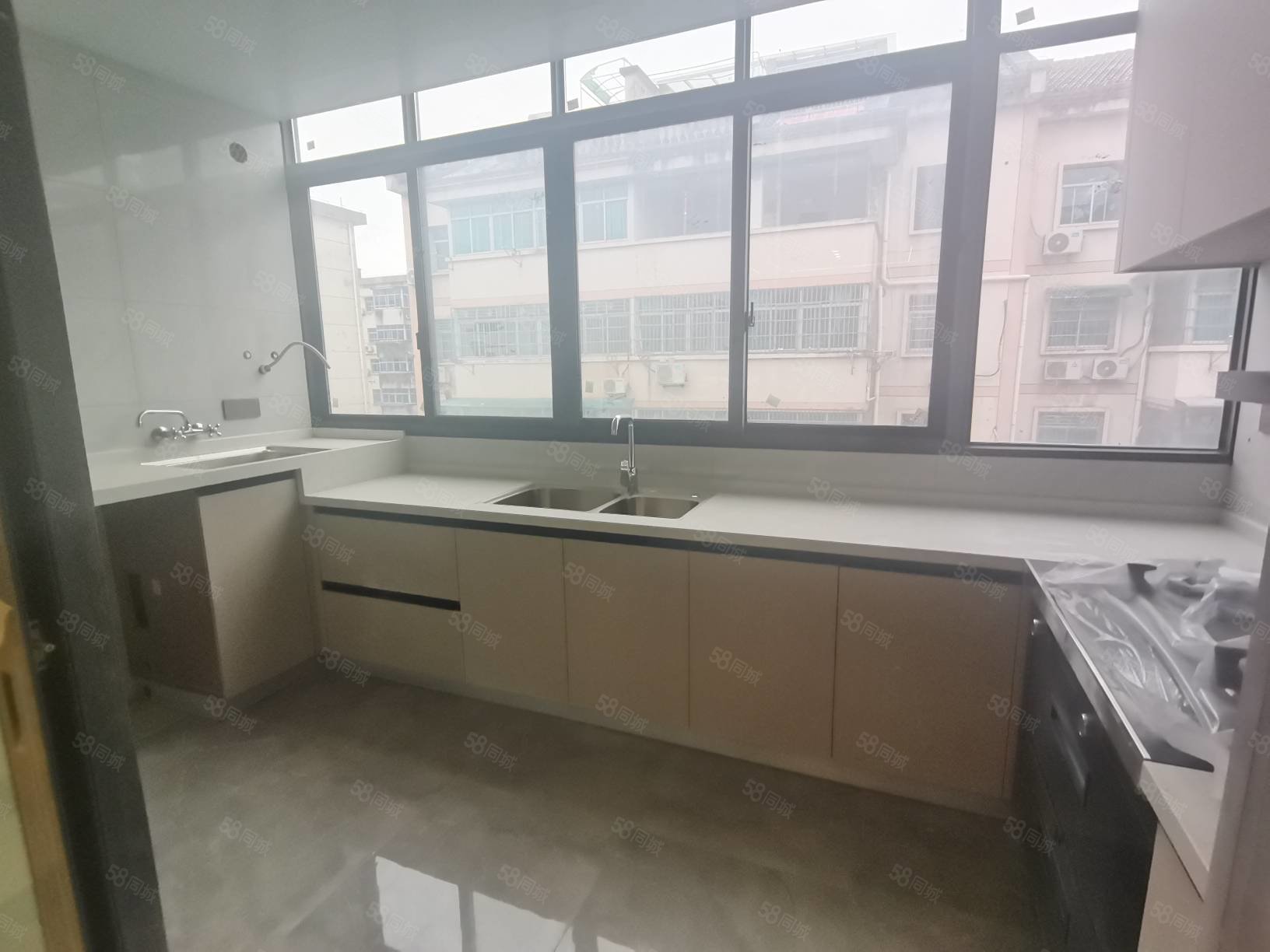 翠光一区3室2厅2卫104㎡南北78万