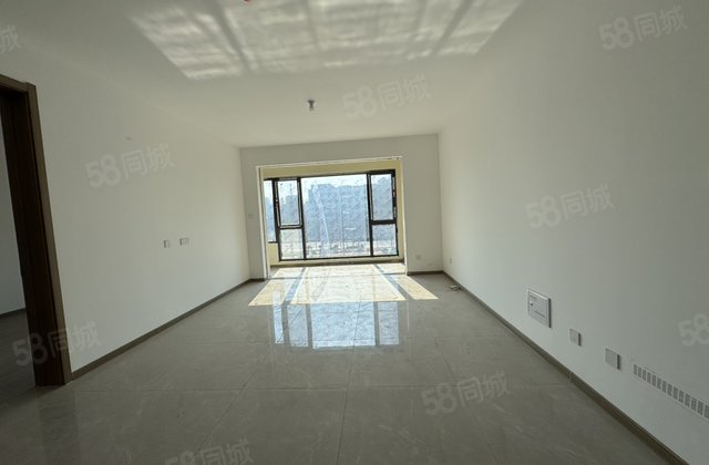 城市玖玺北区阳光房3叶草全明户型，送车储