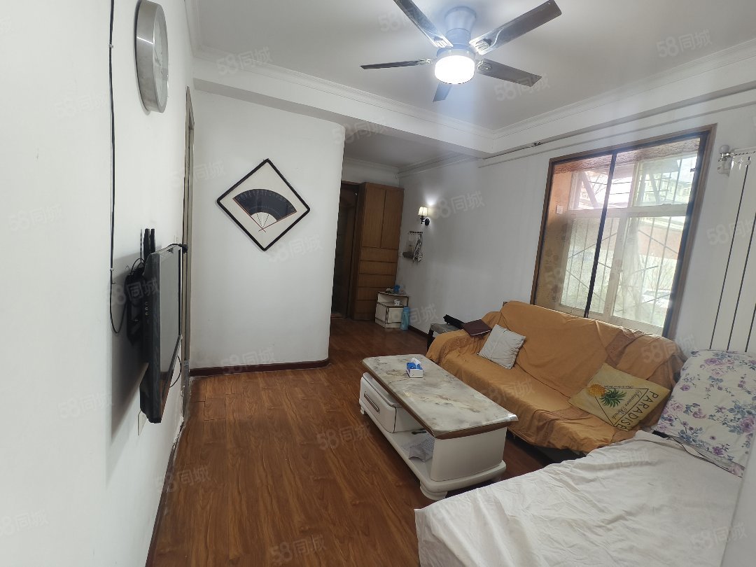 沿河小区2室2厅1卫60㎡南42万