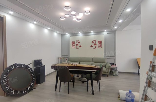 水晶城 带车库 阿尔卡迪亚 精装婚房 带家具家电 三室 带储