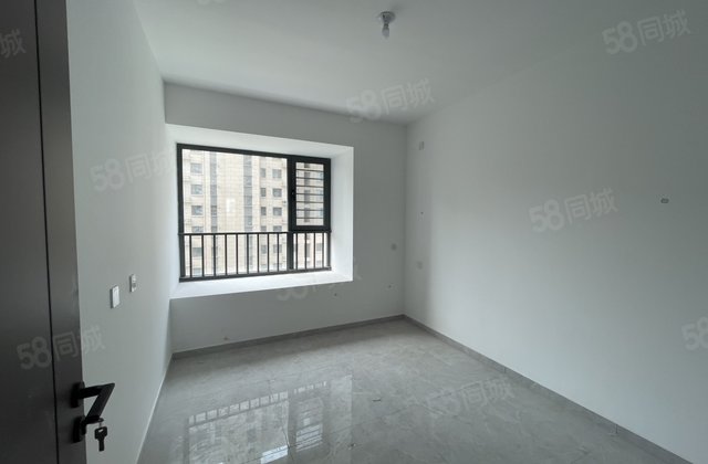 星光理想城 小三居 装修好 产权清晰 次新小区 南北通透