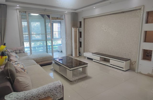 开发区御润国际豪庭，南北三居，精装，双卫全明户型，看房方便