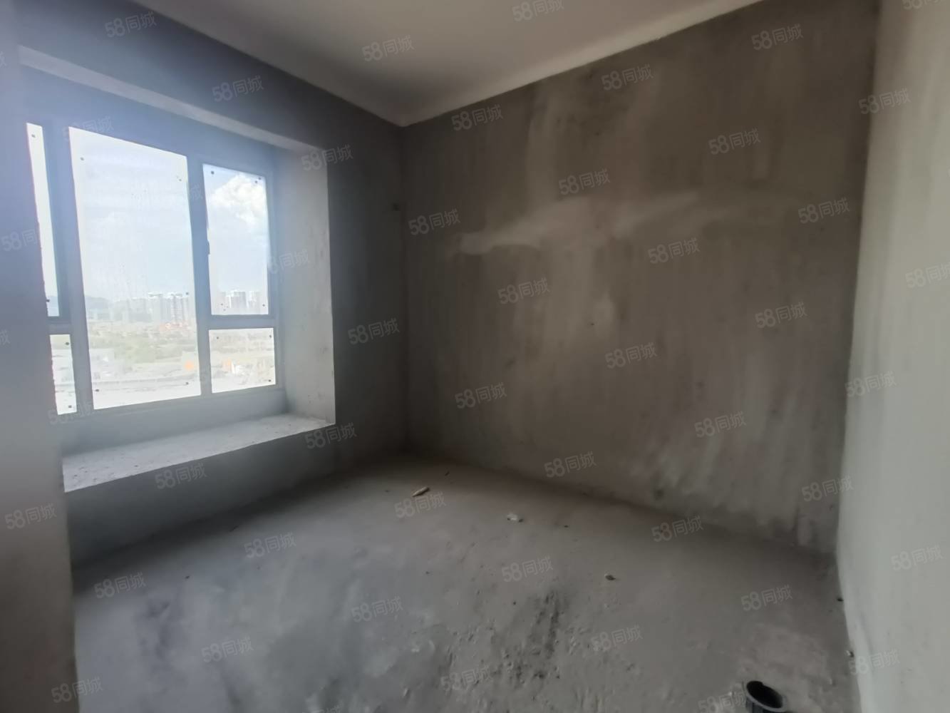 德和领秀广场4室2厅3卫180㎡南北160万