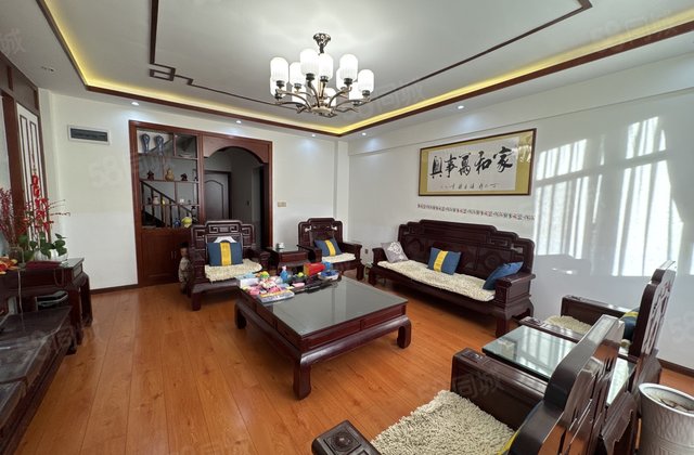 金腾花园5室3厅281.3㎡248万二手房图片