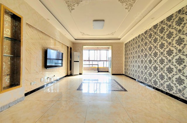 蓝谷地五期3室2厅131.35㎡165万二手房图片