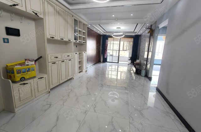 阿卡 婚房 精装带车位储藏室 大客厅 中层 边户随时看房