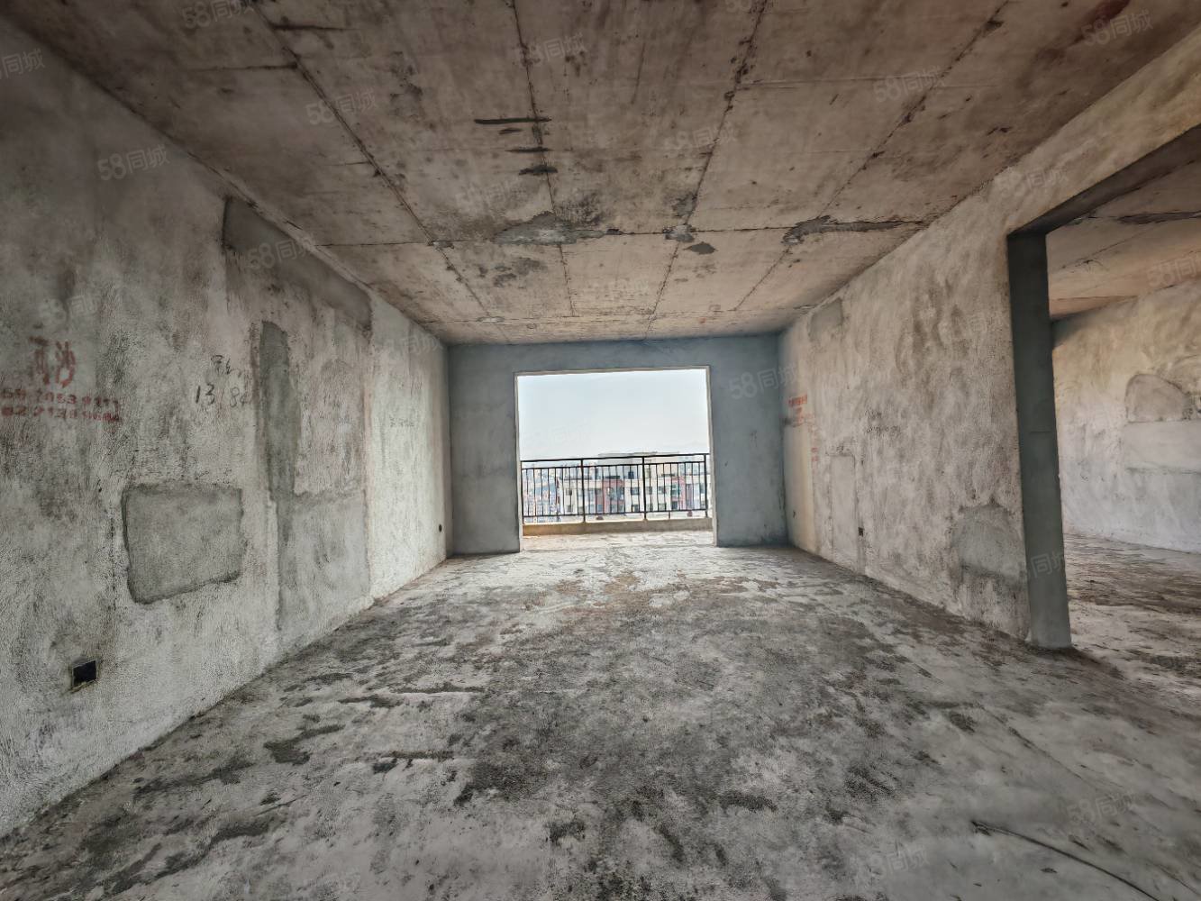 华泰花苑6室2厅2卫192㎡南北98万