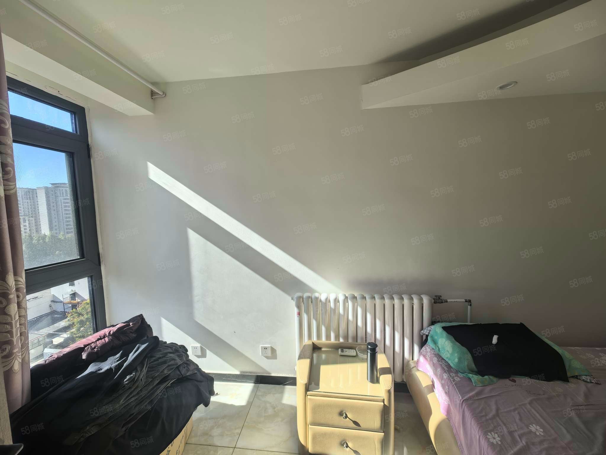 都麗豪廷4室3廳2衛(wèi)217㎡南北359萬