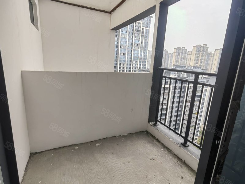 葛宁悦东方4室2厅2卫143㎡南北83.8万
