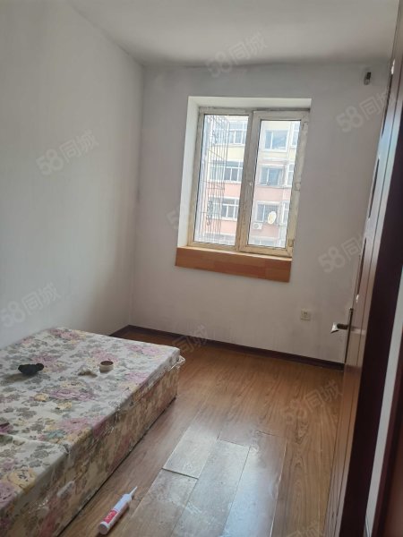 龙门鑫家园2室1厅1卫82㎡南北20万