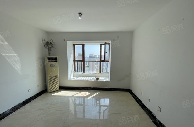 东关国际东区 东户 大三居 正规商品房 划文轩 八中 外国语