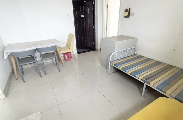 文轩中学本部，龙湾商品房 龙山南区 靠近东门 小平方 免大税