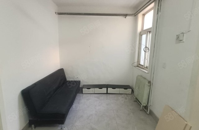 东昌一类一 育新街 两室全明户型 一楼带院有储藏室 看房方便