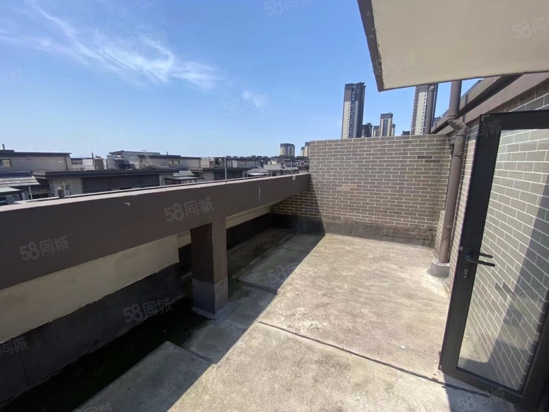 祥生金麟1927上叠边套天花板级的小区绿化环境现诚心出售