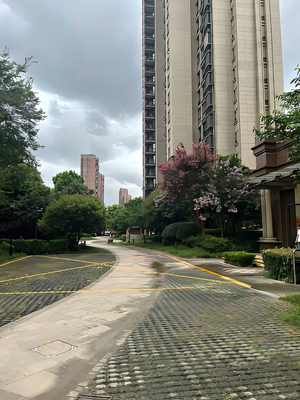 富隆花园居住区满五近地铁商圈成熟精装好房