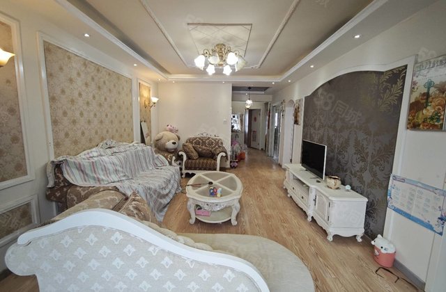 光明  阿卡精装三室 免大税带车位储藏室 房东急售随时可看房