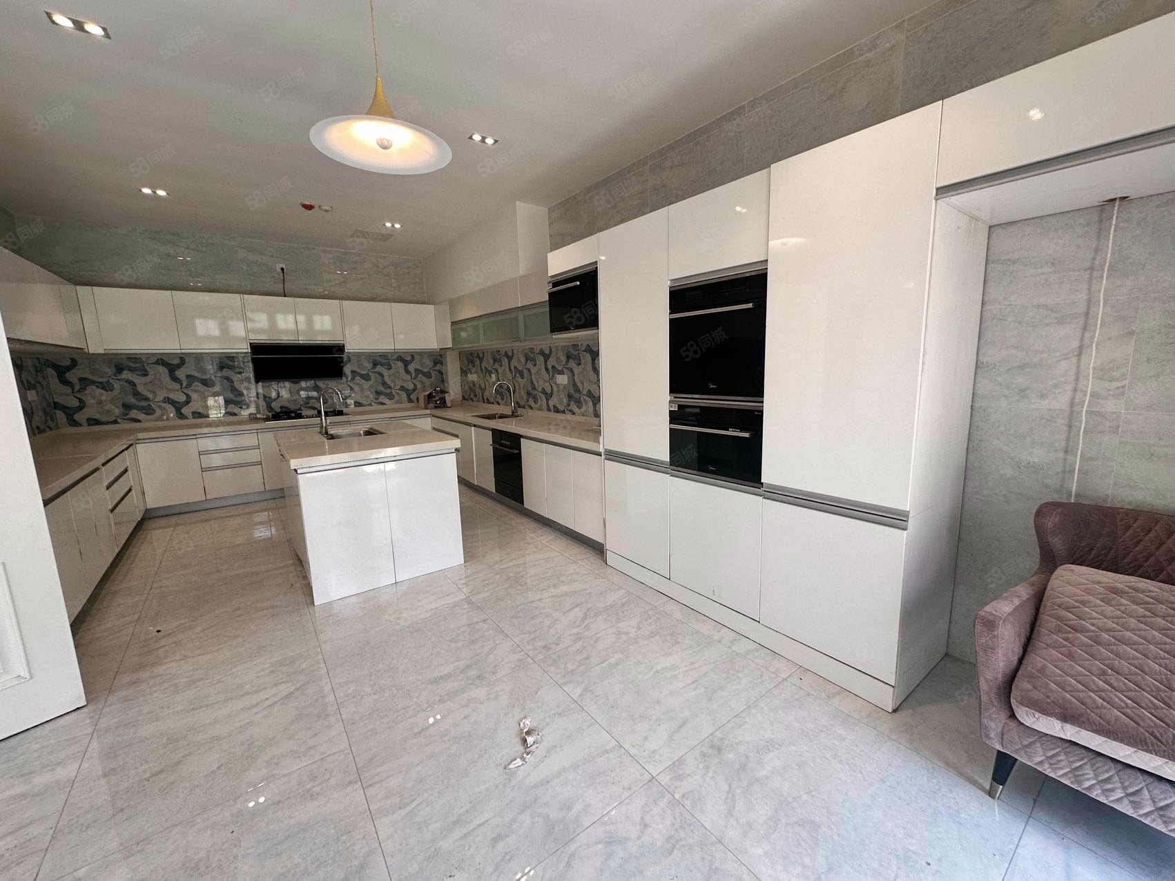 藍岸麗舍(別墅)8室3廳8衛(wèi)591.37㎡南北1380萬