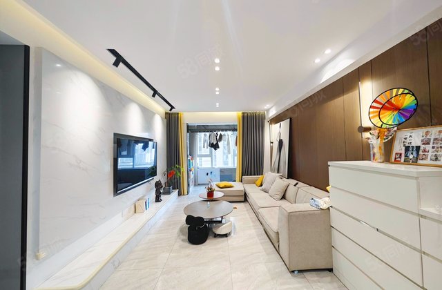 西派国际3室2厅95.51㎡147万二手房图片