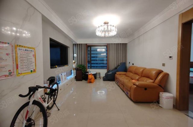 民生凤凰城1号院，3室两厅两卫，精装修