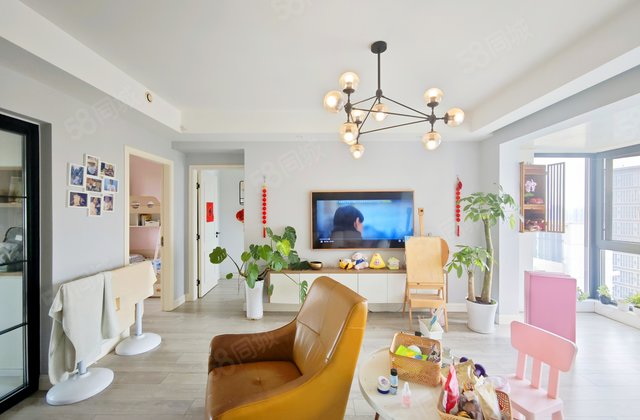 万科里金域国际(一二期)4室2厅140.4㎡270万二手房图片