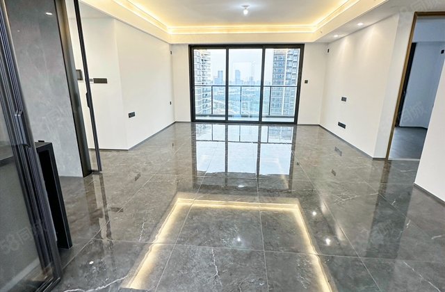 华侨城天鹅堡(二期)4室2厅165㎡269万二手房图片