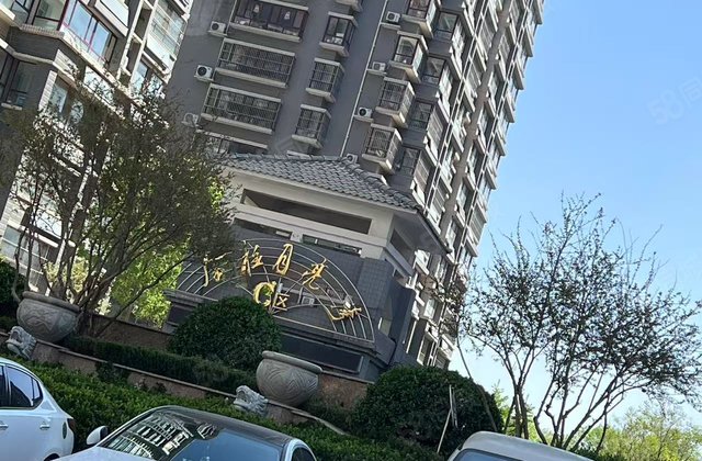 诚意出售 金柱月亮湾(C区) 小三房 购物方便 双卫格局