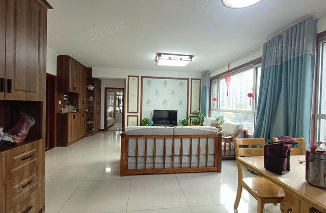 捡   外国语，110  谈边户免大税，看房很方便，新一中。