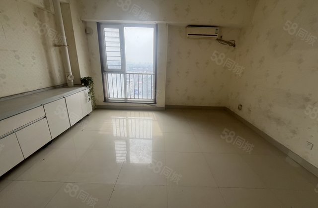 急售！金鼎 东昌中学 1.1 类！电梯地暖！单价  ！有钥匙