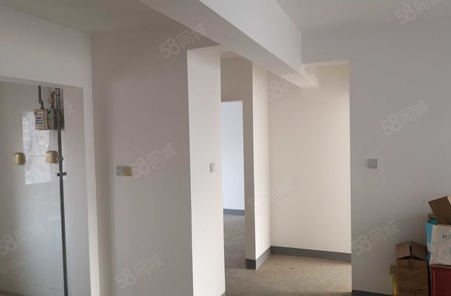 水岸花语三室新房出售；优佳楼层东户未住未租，带储藏室；