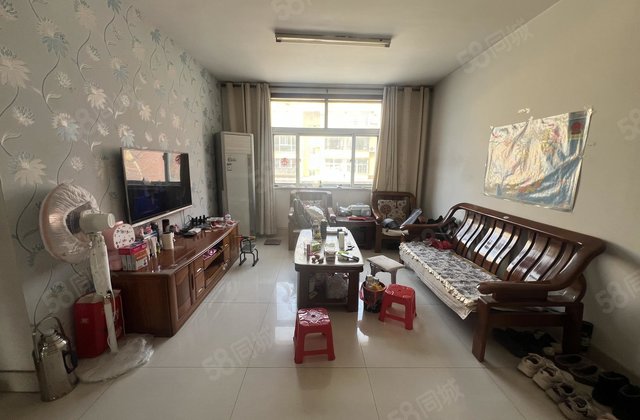 运河边  中层带车库 储 凤凰湖 万达附近 临近香江好户型