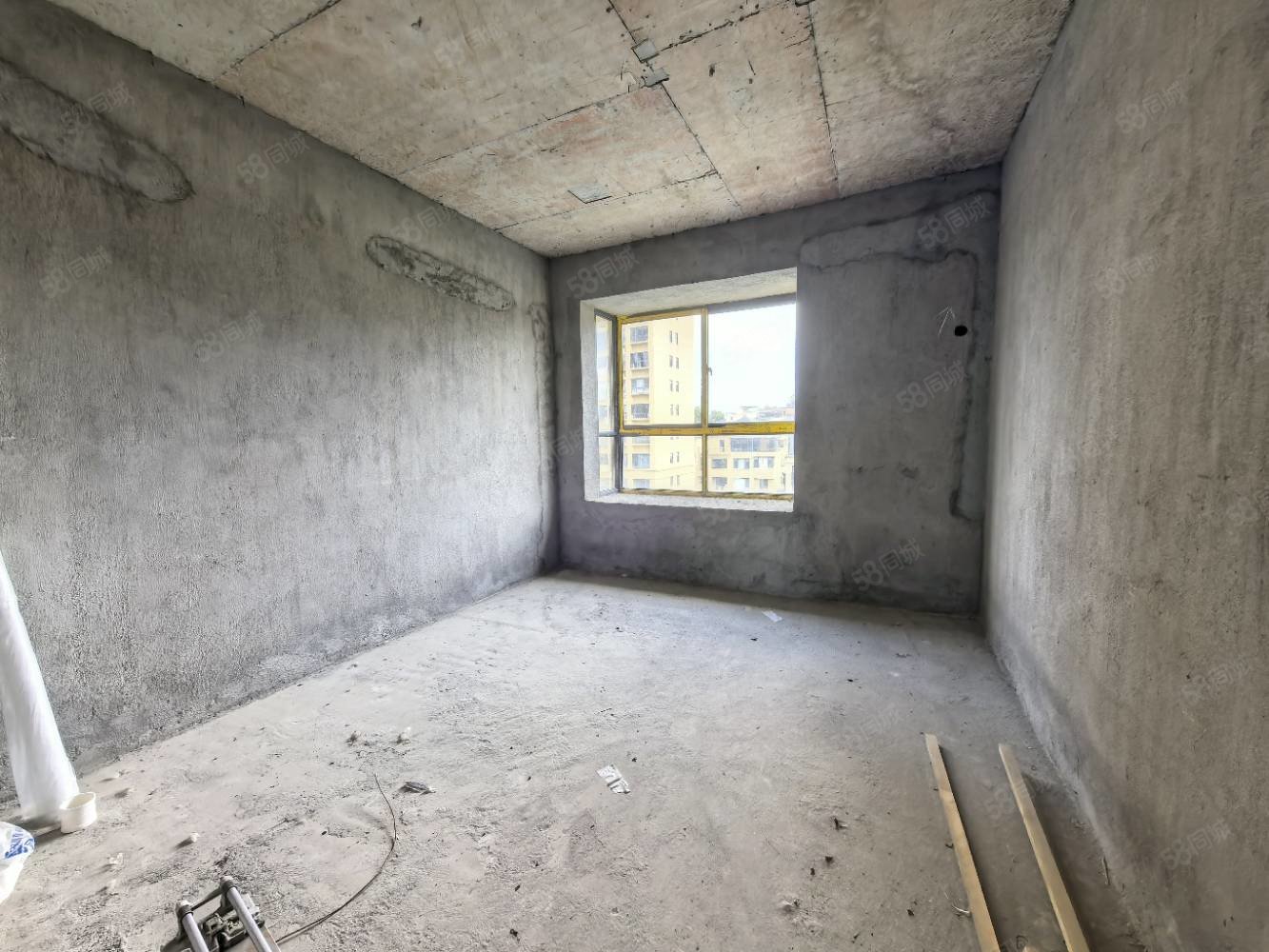 秀江印象7室2厅2卫280㎡南北138万