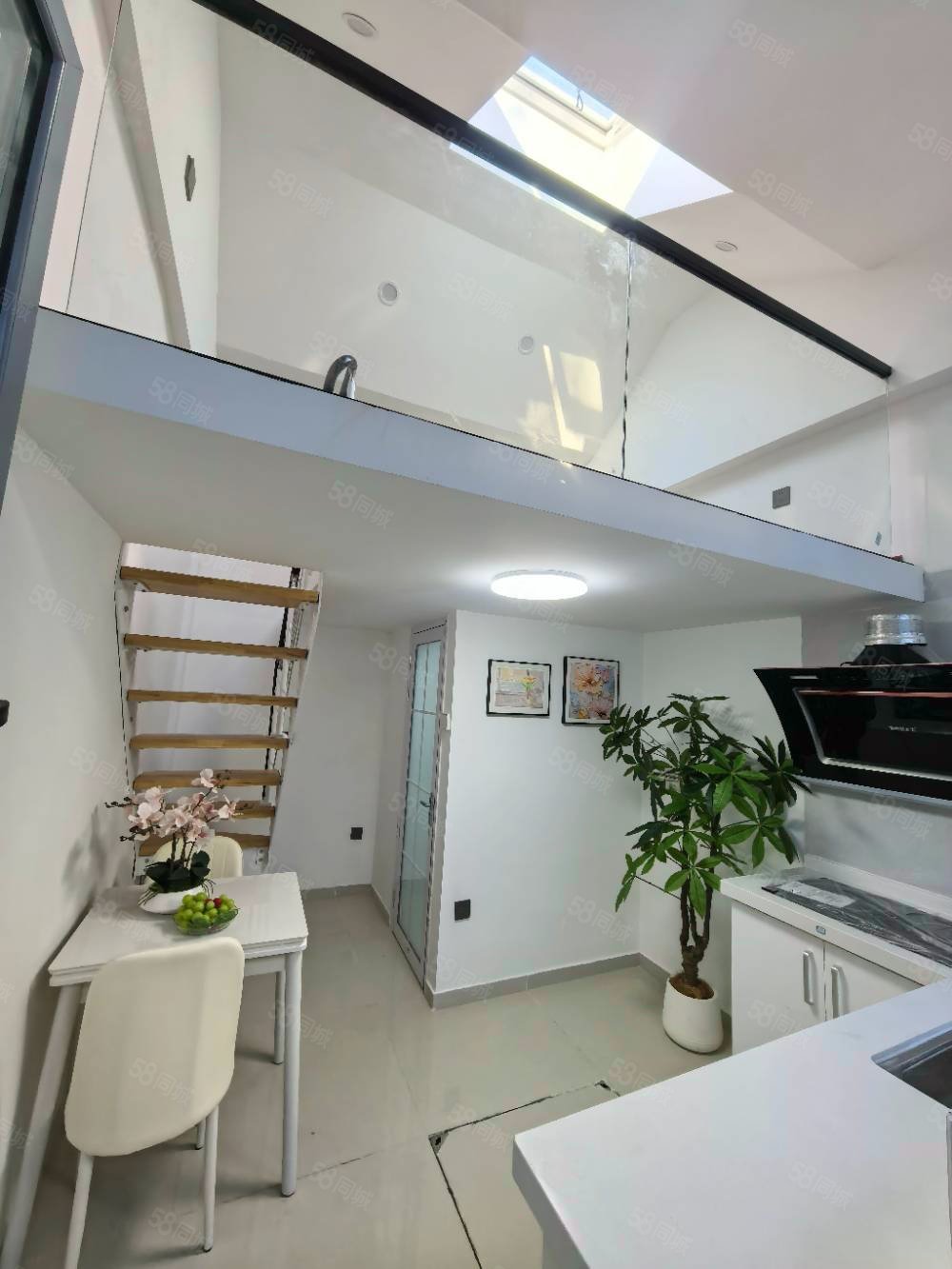 東四四條小區(qū)1室1廳1衛(wèi)20㎡南北160萬