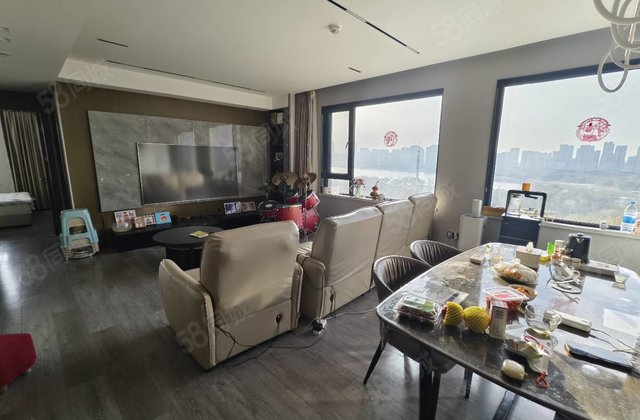 精装修 西边户观景房带车位储 次新小区 中间楼层采光好