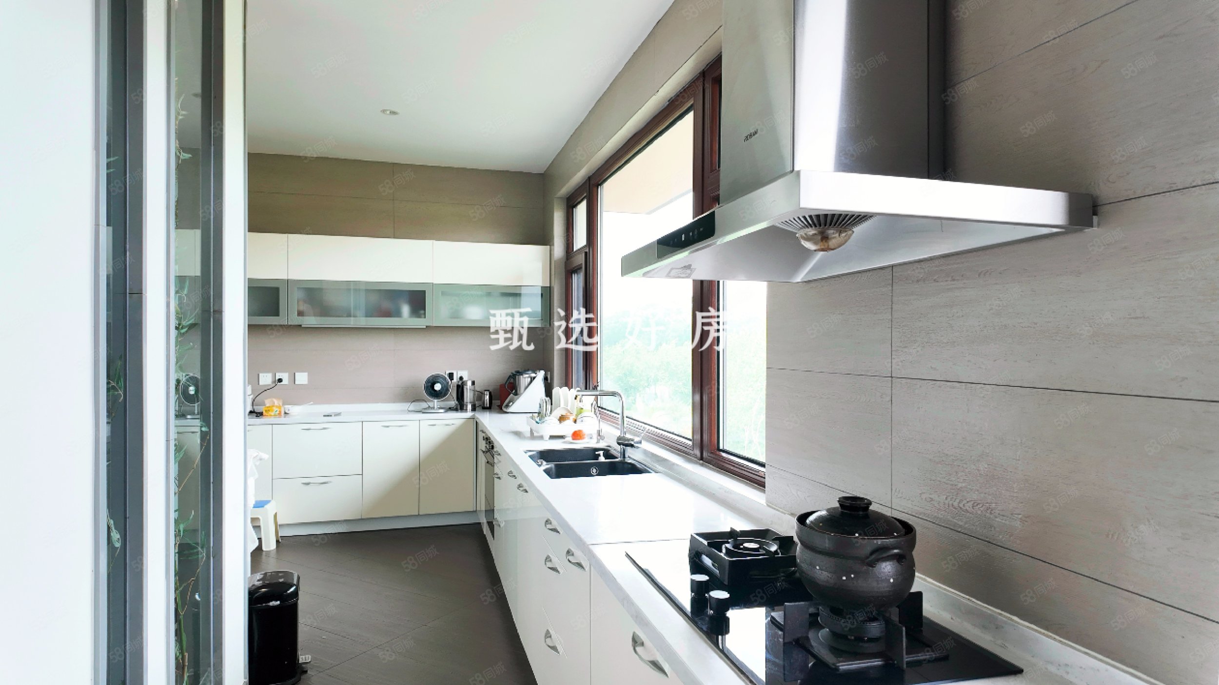 萬(wàn)城華府璽園(別墅)5室3廳4衛(wèi)375.4㎡南北9800萬(wàn)