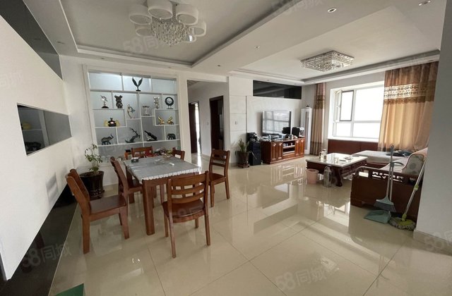 新出！东昌丽都！4室 带车位和储藏室！免大税 中间楼层