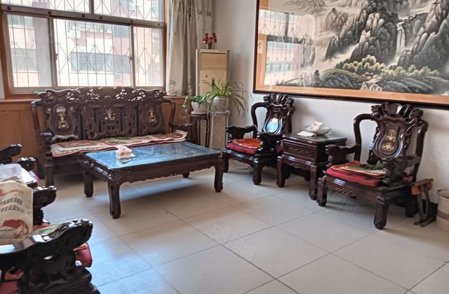 三里铺风景小区 阳光 实验 北邻香江