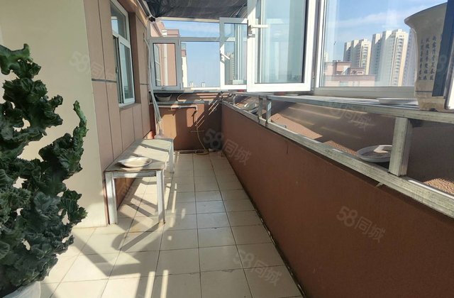 紧邻万达！边户！一路之隔五中水城  ！带车位！带储！