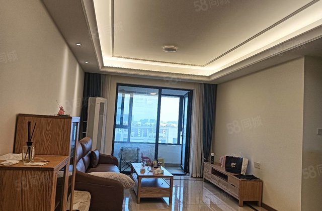 集美一品  三室精装 带车位储藏室 免大税   采光全明