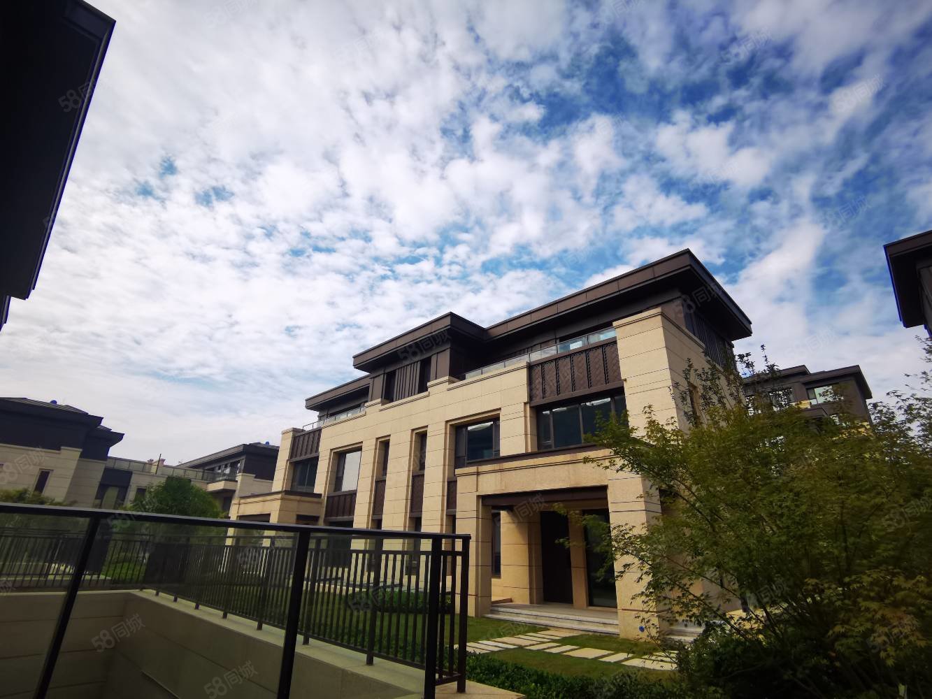 城投柳青玺悦4室2厅2卫164㎡南340万