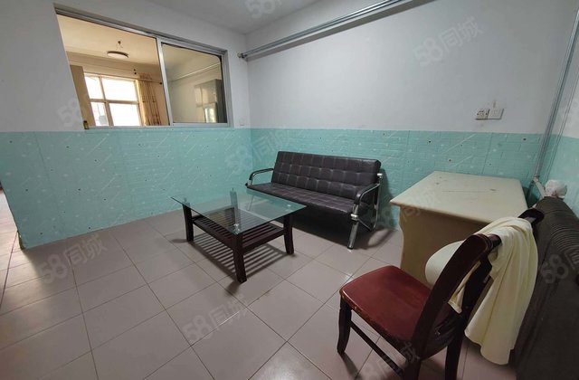 房东急售 市中心一楼带院  东昌本部  三室