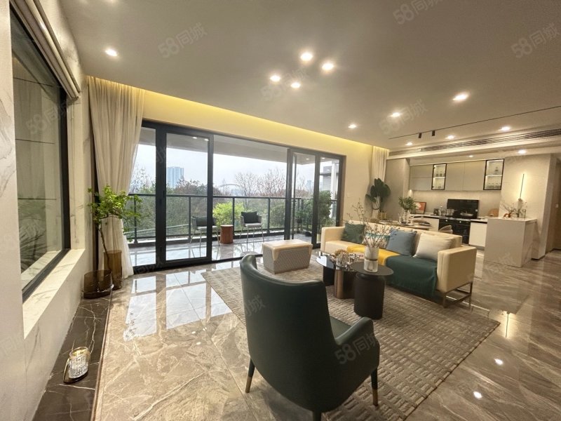 雁城大院3室2厅3卫142㎡南82万