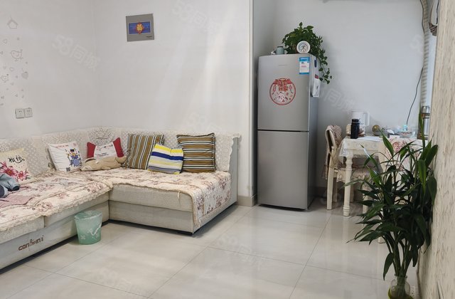 温馨两室，适合居住，电梯好楼层，看房方便，水岸花语2室