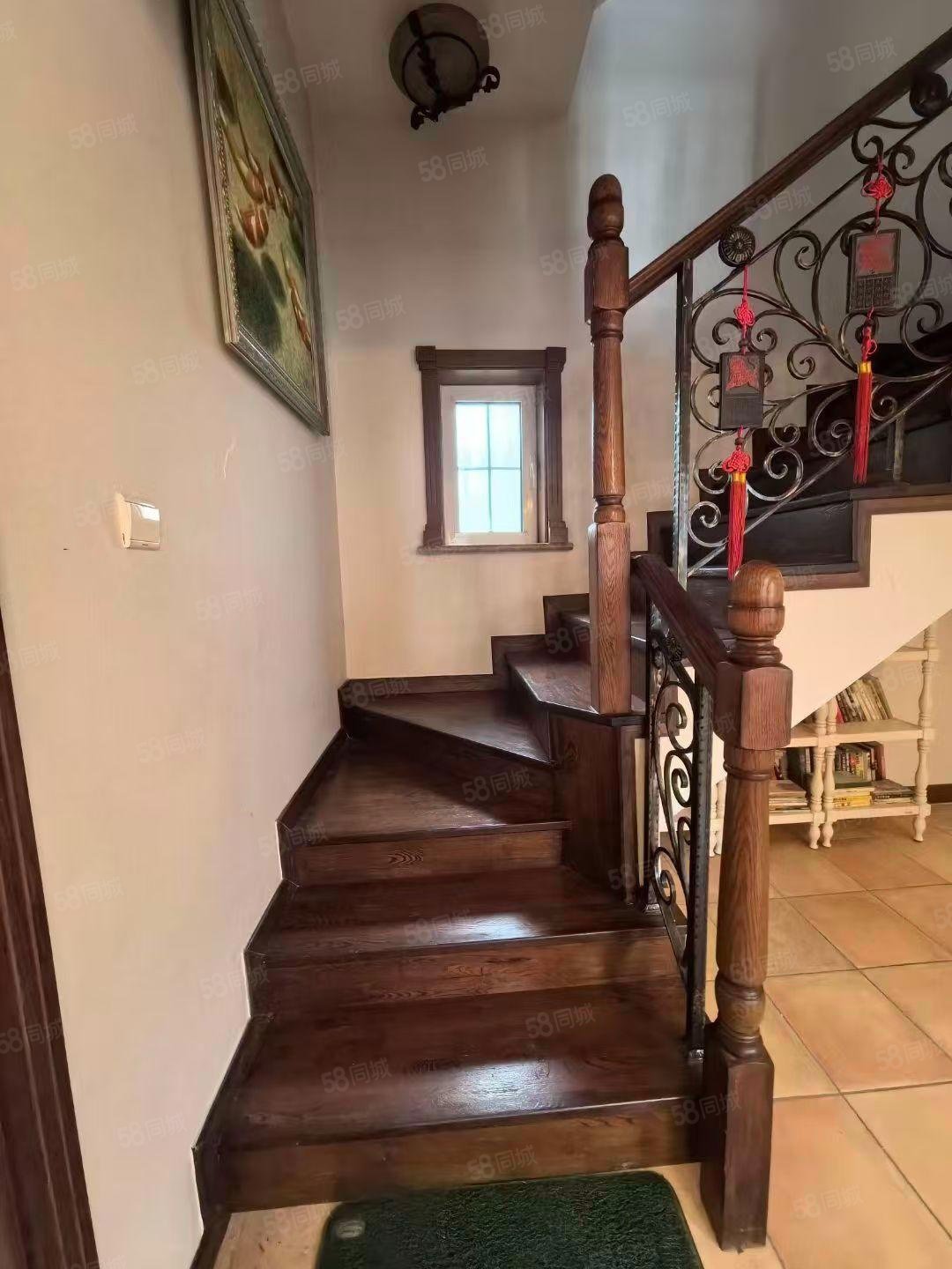 舜澤園(別墅)6室3廳3衛(wèi)230㎡東西550萬(wàn)